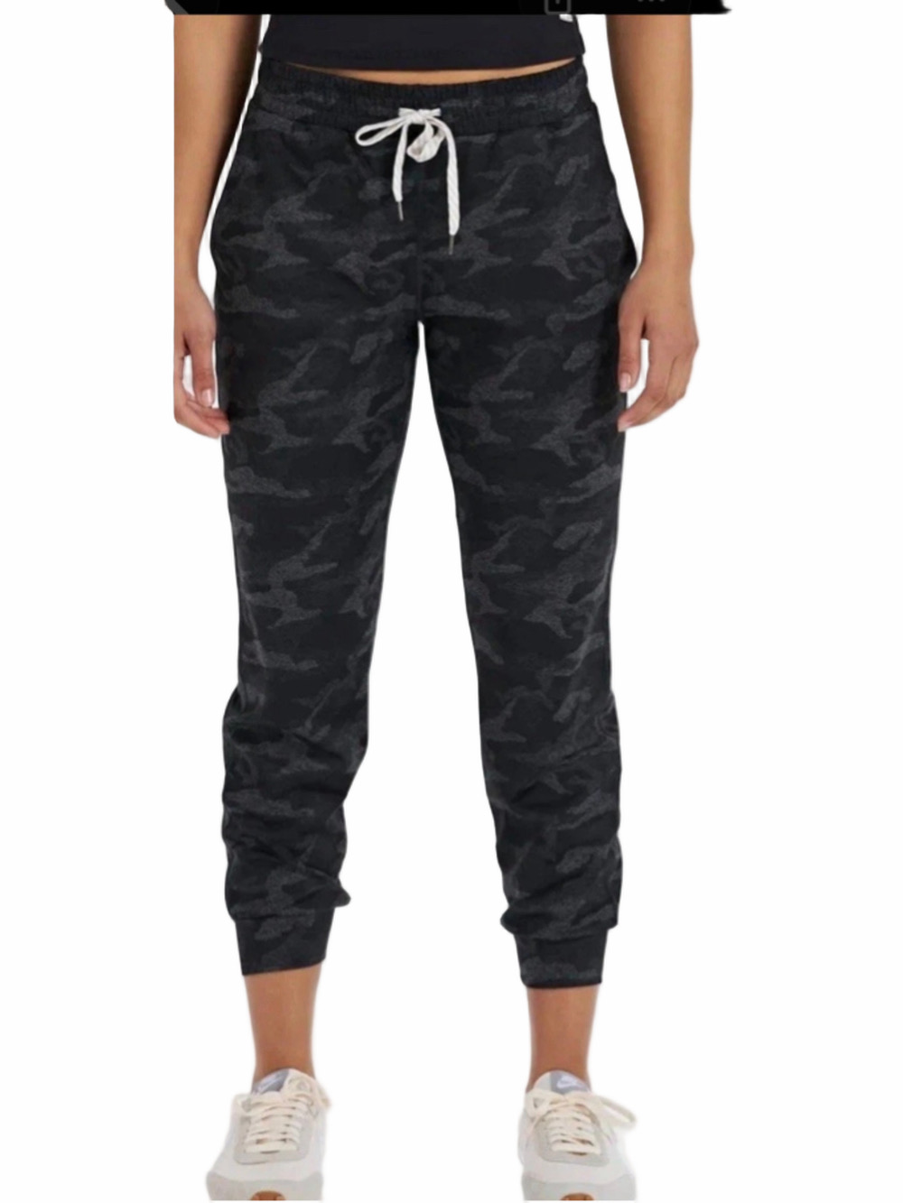 Vuori Women's Performance Jogger Black Camo Size Large